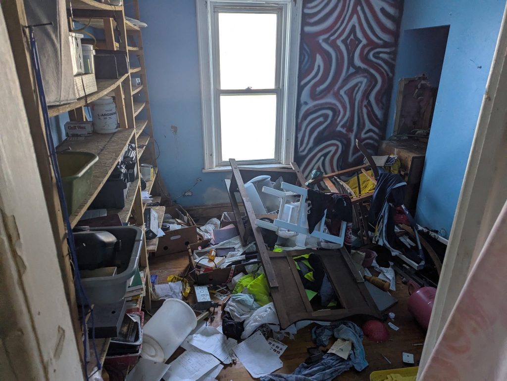 Room filled with items before a cleanout
